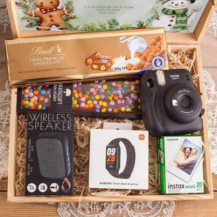 prezent-swiateczny-dla-chlopca-w-skrzyni-z-podpisem-instax-mini-11-smartwatch-i-glosnik-bezprzewodowy-lux (1).jpg