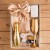 premium-prezent-swiateczny-dla-kobiety-dotyk-luksusu-ze-szlafrokiem-bottega-gold-i-kieliszkiem-bd62 (2).jpg