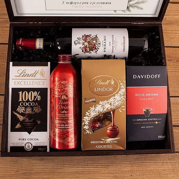 prezent-swiateczny-firmowy-w-skrzyni-z-logo-z-winem-chianti-classico-premium (1).jpg