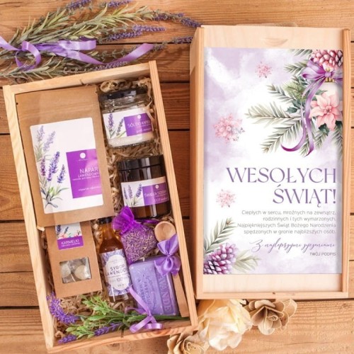 pachnacy-prezent-swiateczny-w-skrzyni-z-dedykacja-lawendowa-aromaterapia-ze-swieca-sojowa (1).jpg