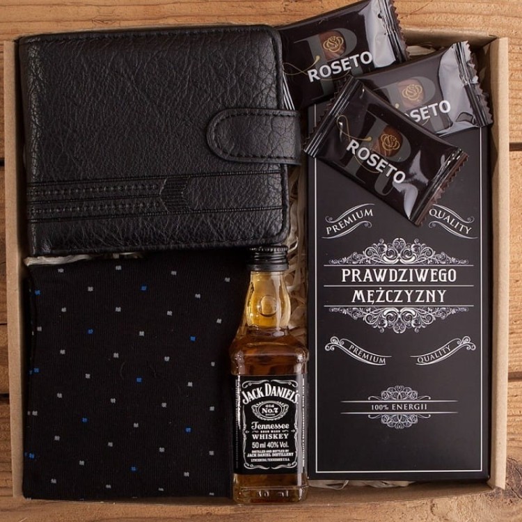 kosz-prezentowy-na-swieta-jack-daniels-portfel-i-skarpetki-dla-mezczyzny-mn.jpg